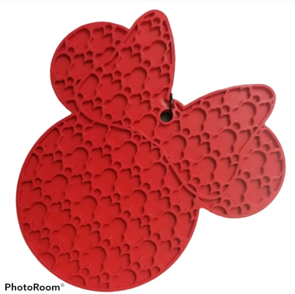 NWT Mickey and Minnie Set of 2 Trivets